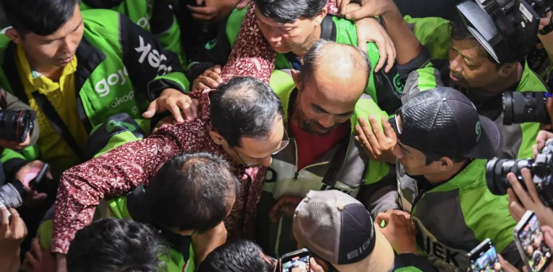 Nadiem Makarim Bareng Ojol (Naratifmedia/Suaracom)