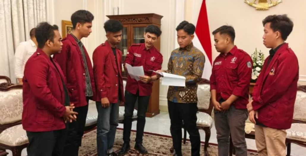 Ketua BEM UBK Akui Terima Uang Sebelum Aksi Mahasiswa, Pertemuan dengan Gibran Kembali Jadi Sorotan