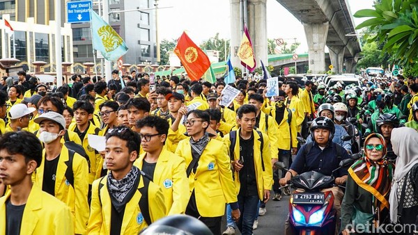 BEM UI Demo Dibundaran HI (Naratifmedia/Detik)